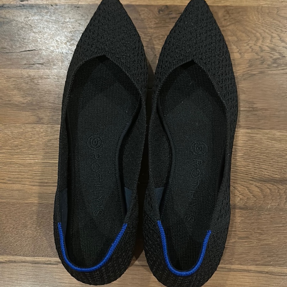 Rothy’s Black Honeycomb Point Flats 🖤 🍯